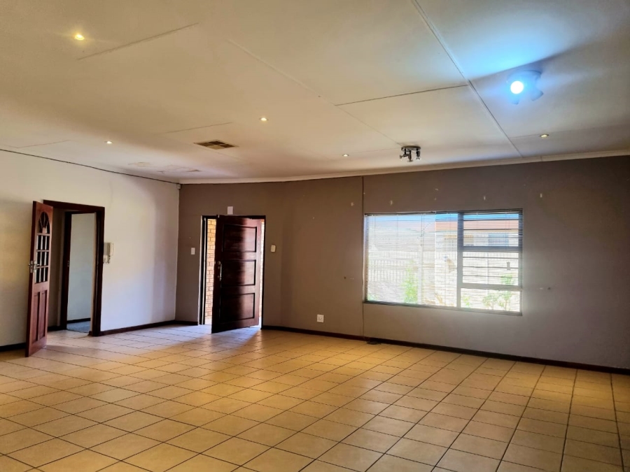 3 Bedroom Property for Sale in Hillcrest Northern Cape